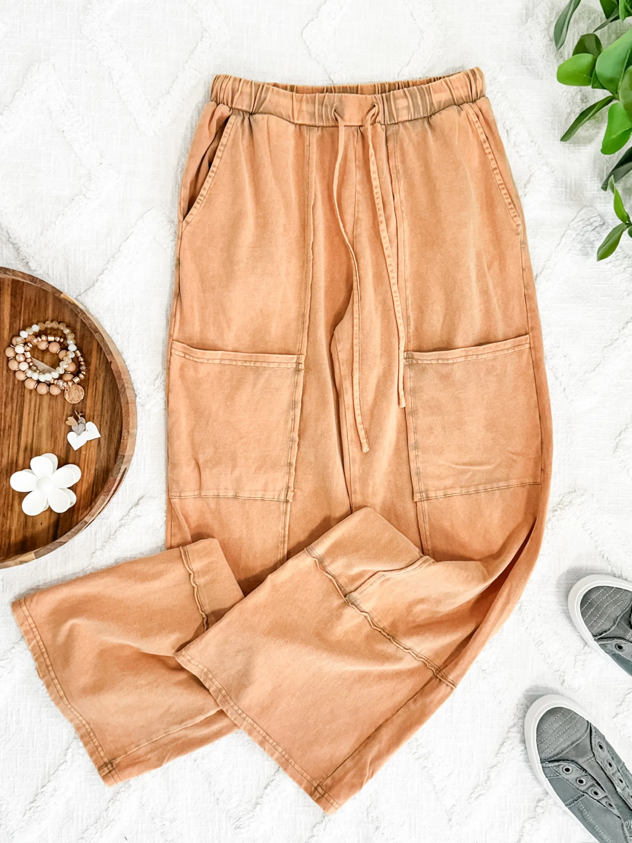 1.17 Soft, Wide Leg Cargo Pants With Pockets In Muted Marigold